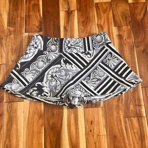 Skort worn only 3 times total, in a very good condition